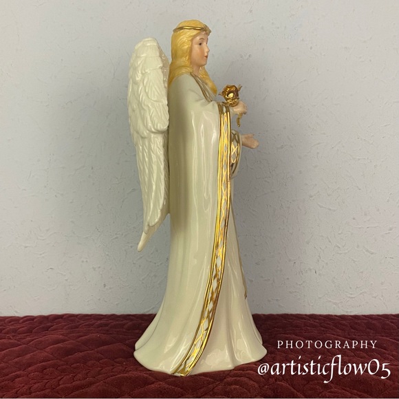 NEW! Vintage! Rare! Dillard's Trimmings Musical Angel Figurine Plays Noel (HG7) - Picture 3 of 7